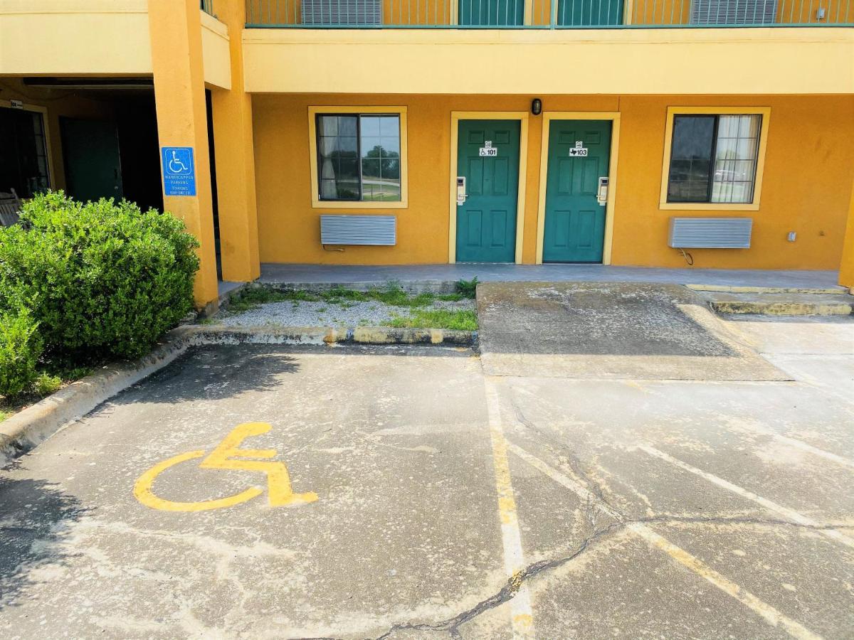 | Pine Point Inn & Suites