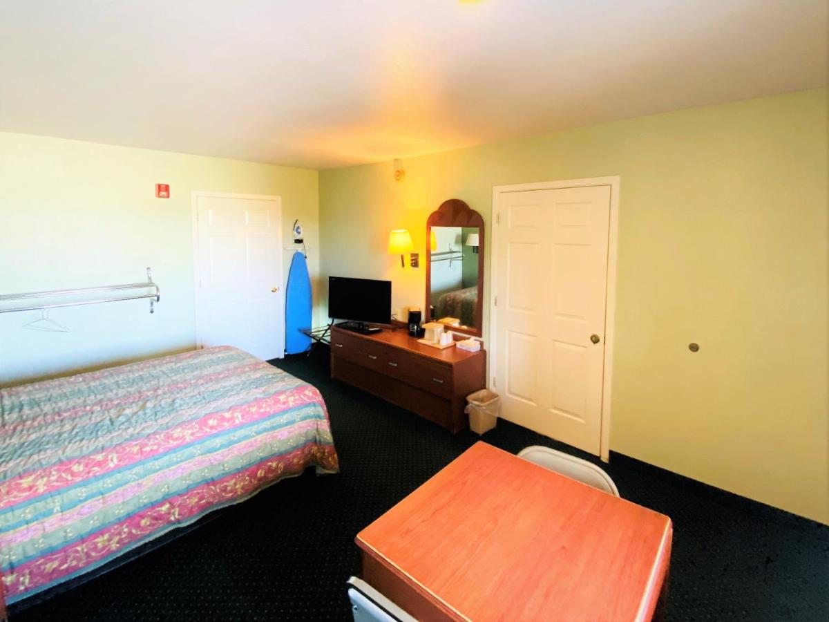 | Pine Point Inn & Suites