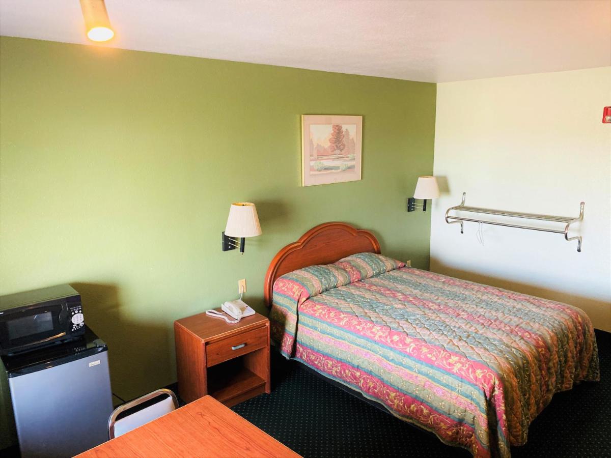 | Pine Point Inn & Suites