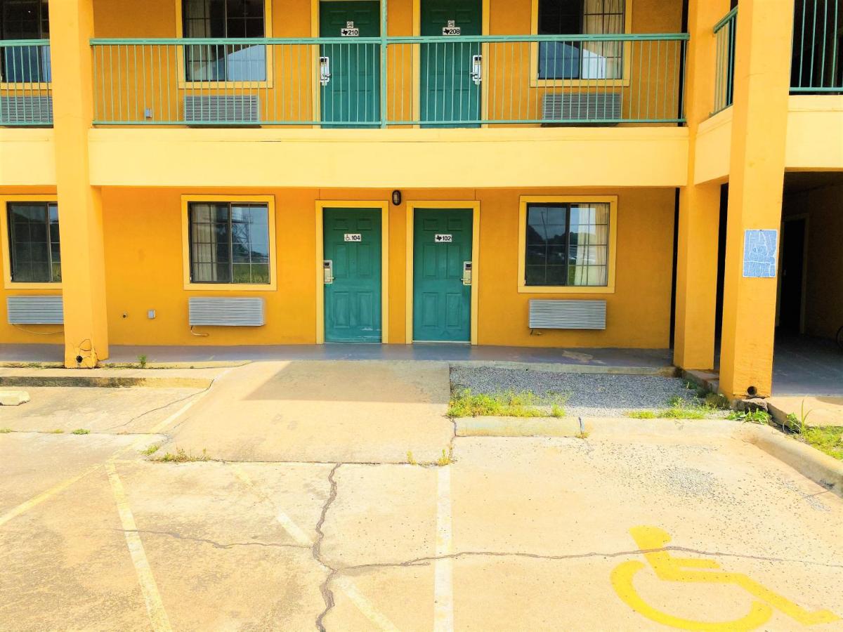 | Pine Point Inn & Suites