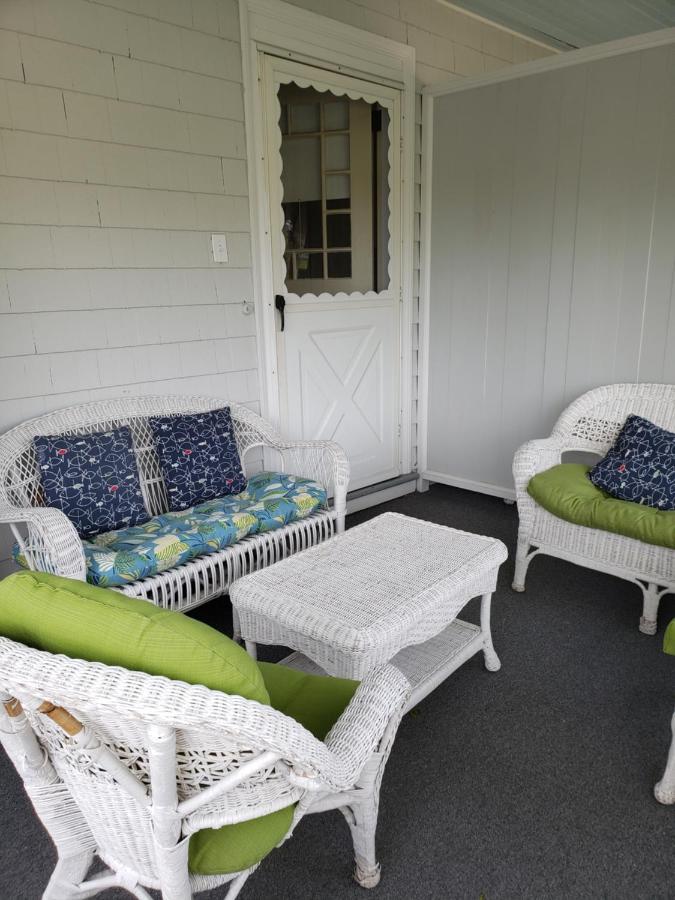 | Moseley Cottage Inn and The Town Motel