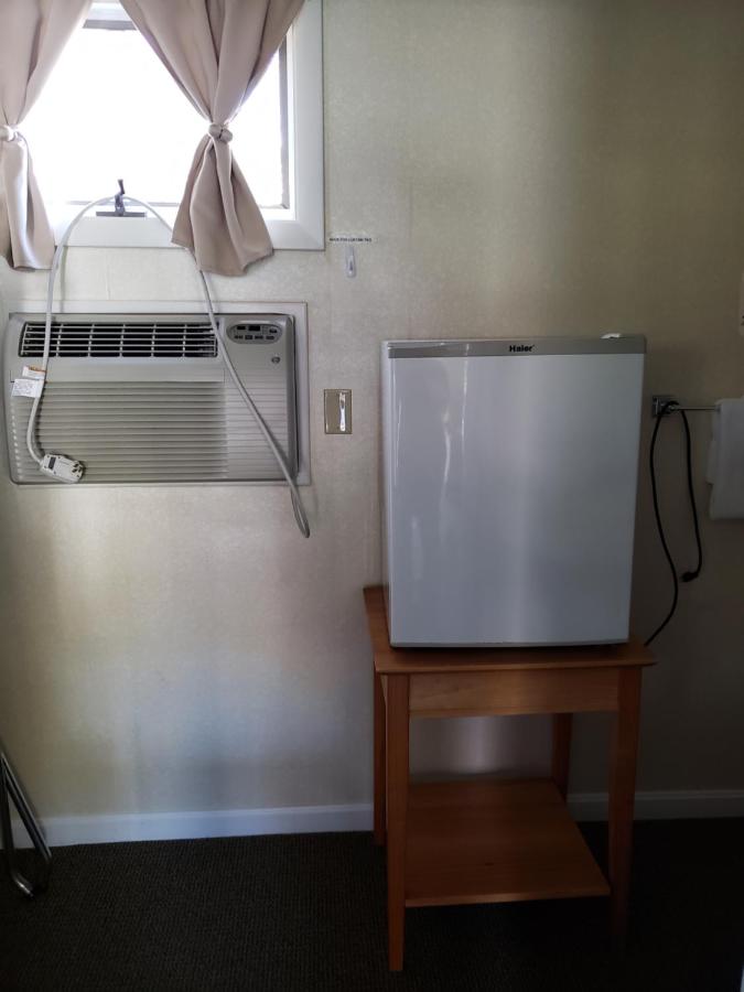 | Moseley Cottage Inn and The Town Motel