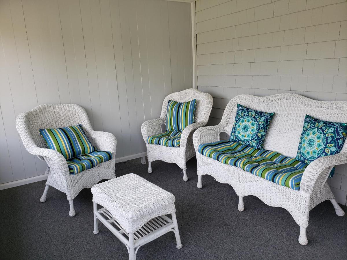 | Moseley Cottage Inn and The Town Motel