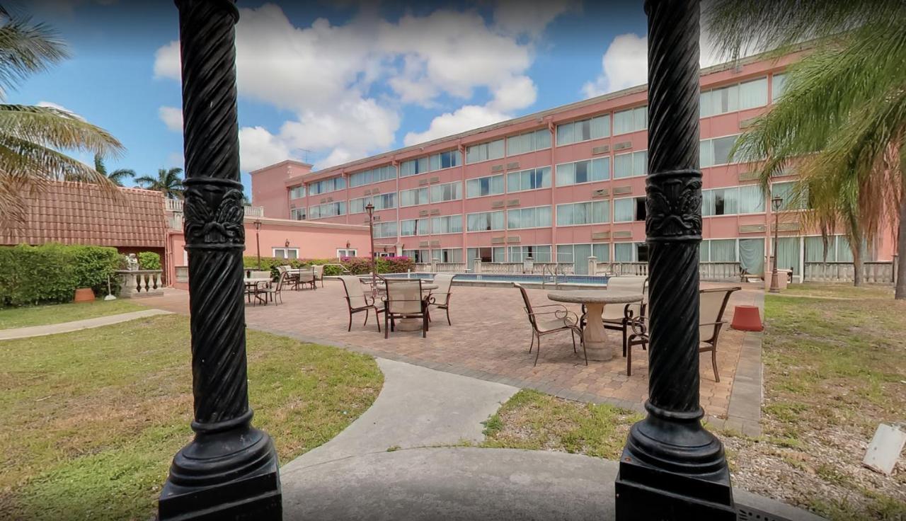  | Miami Gardens Inn & Suites