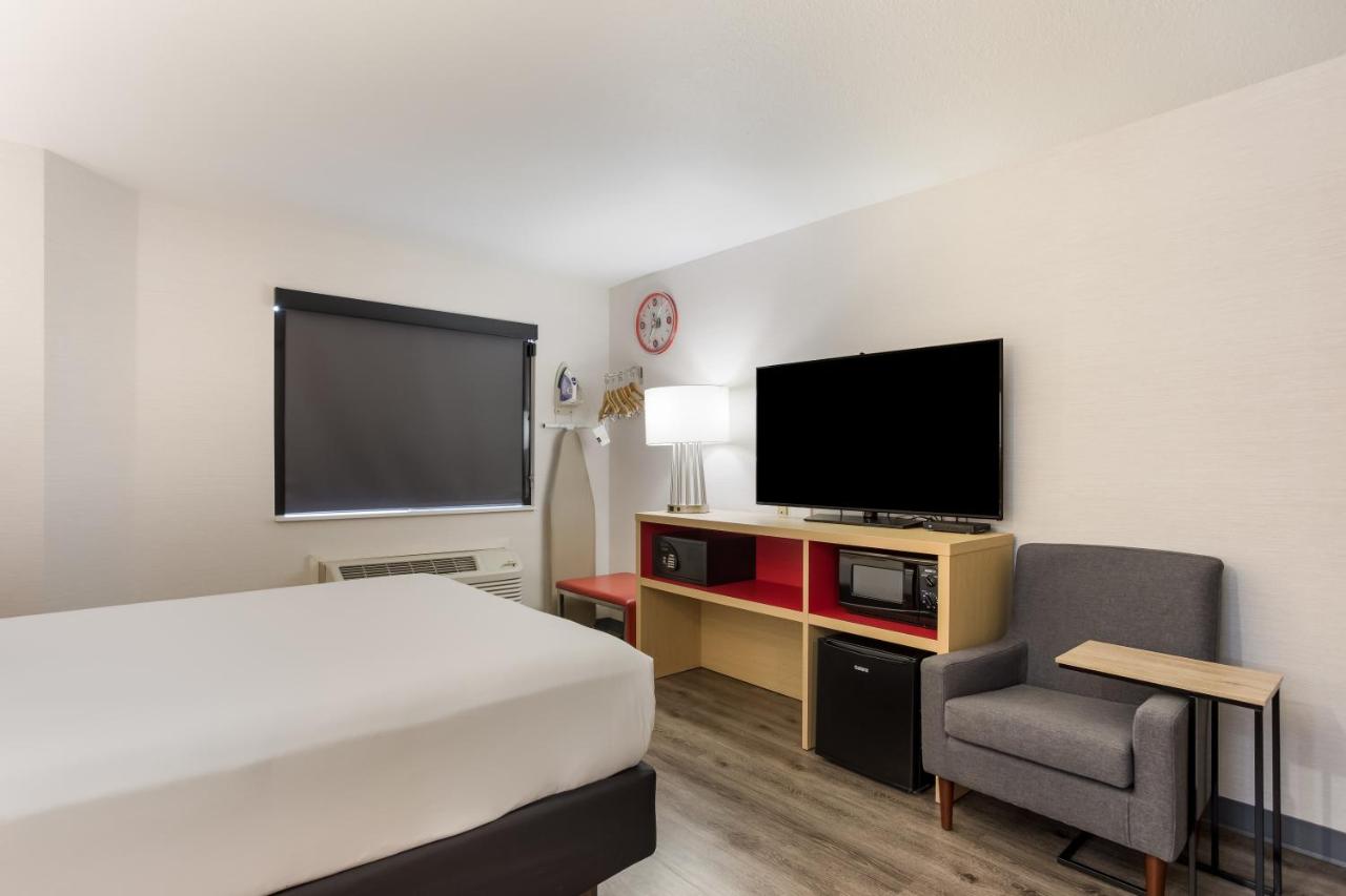 Queen Room - Non-Smoking at Sleep Inn & Suites Jerome - Twin Falls