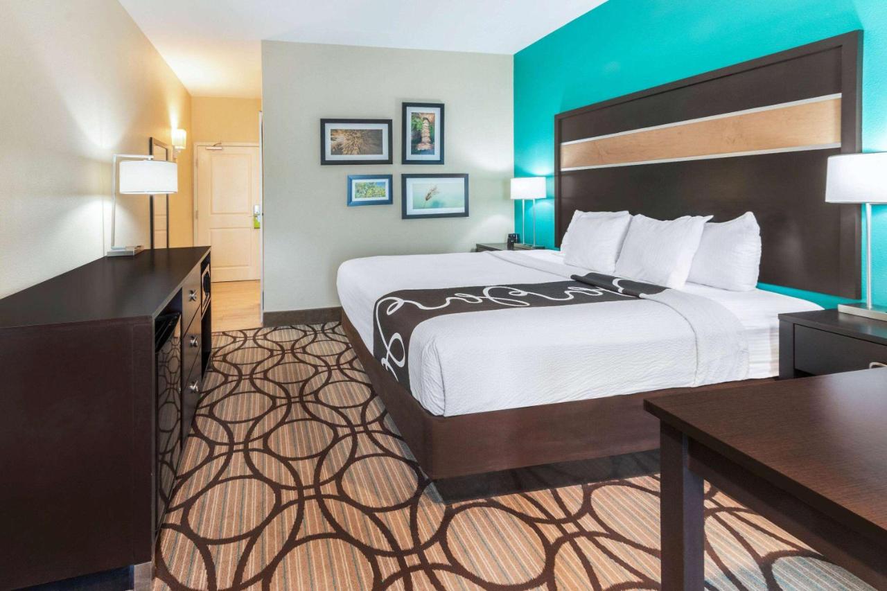 Executive King Room at La Quinta Inn & Suites by Wyndham Carlsbad