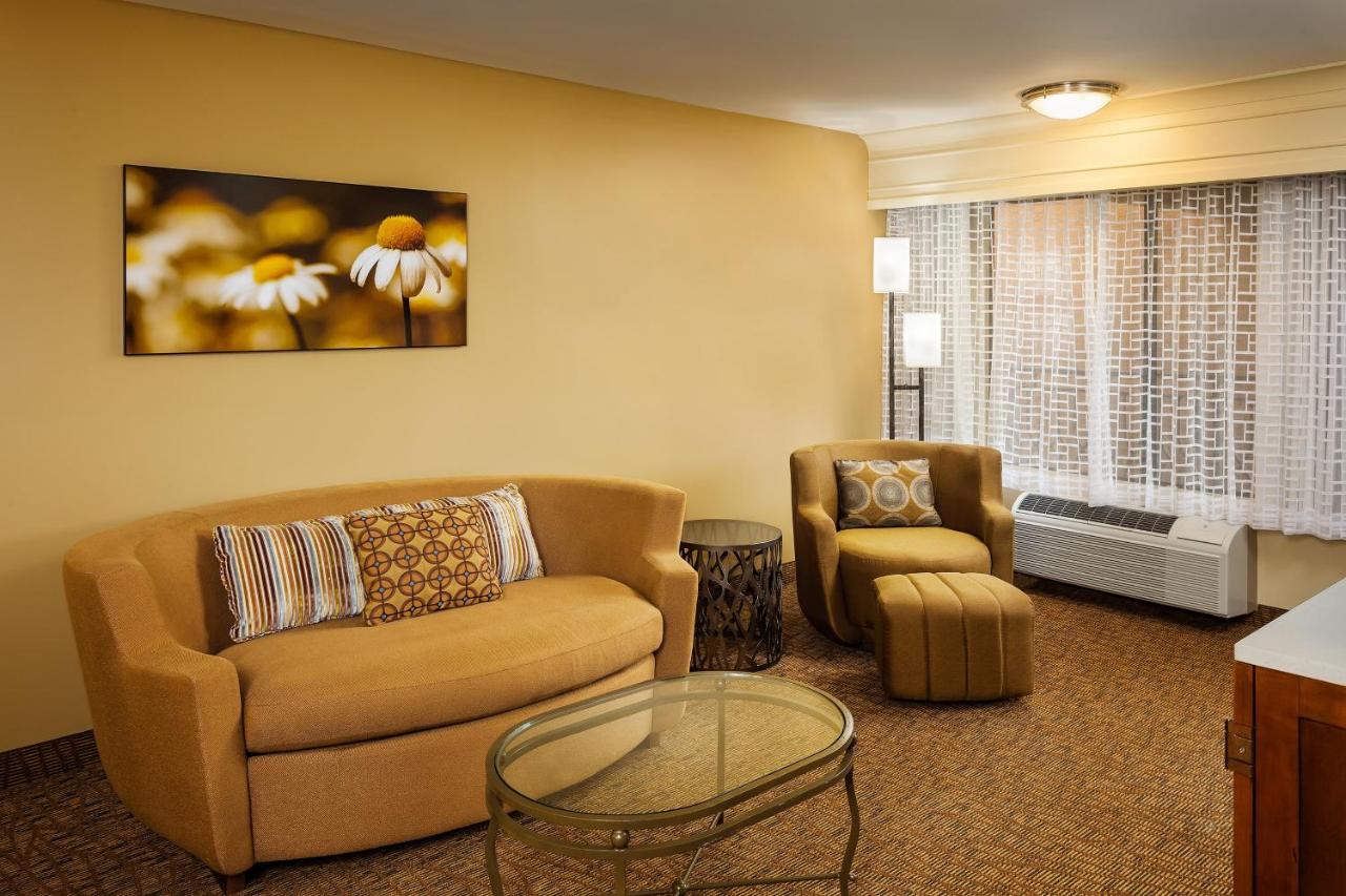  | Holiday Inn Express Simi Valley, an IHG Hotel