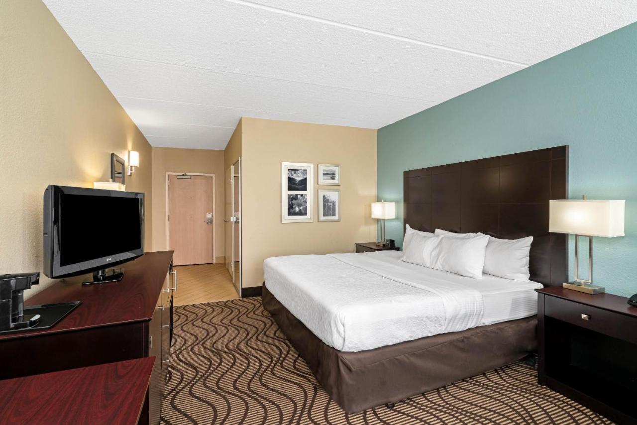  | La Quinta Inn & Suites by Wyndham Knoxville Airport