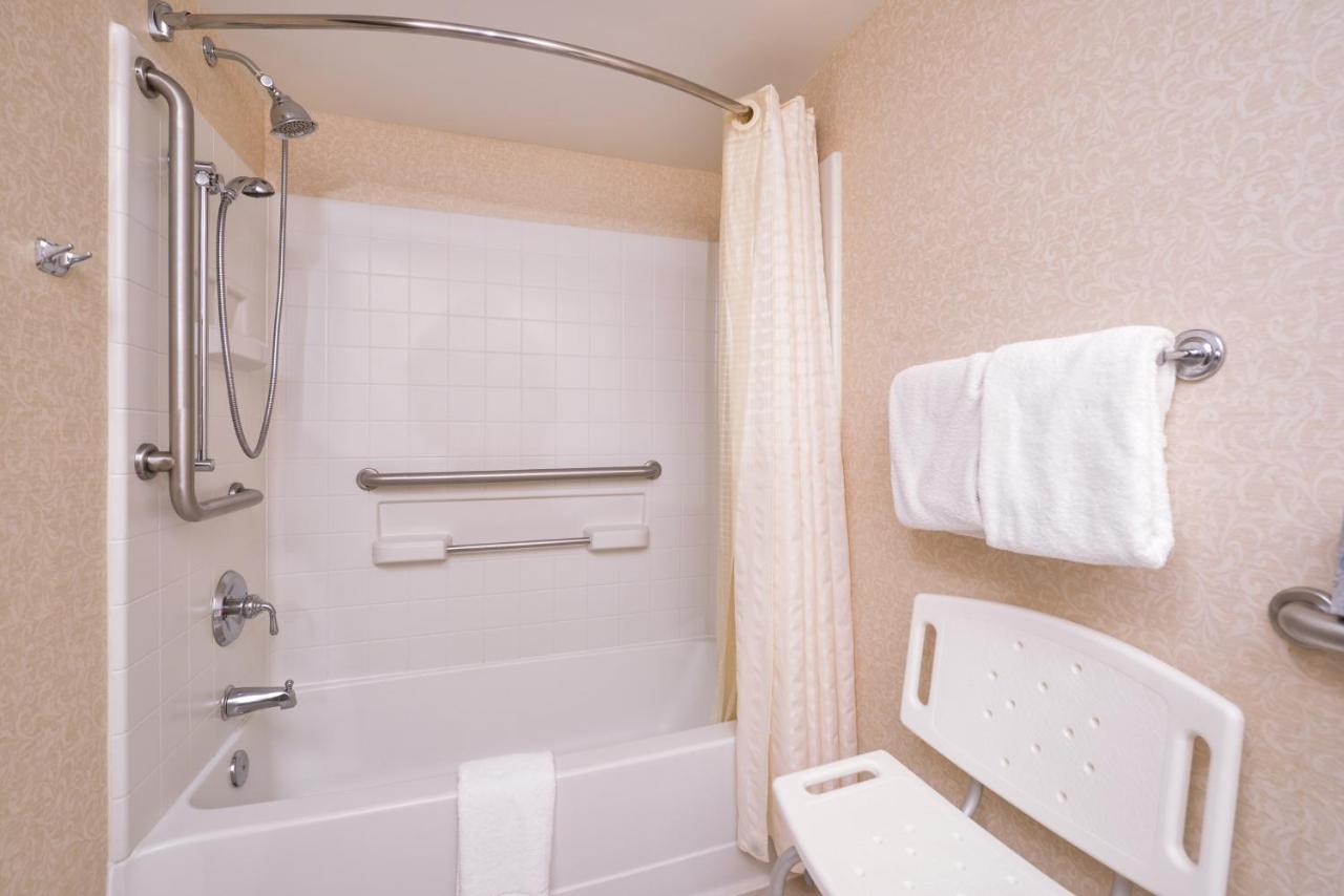King Room- Handicap Accessible/ Non Smoking at Best Western La Plata Inn