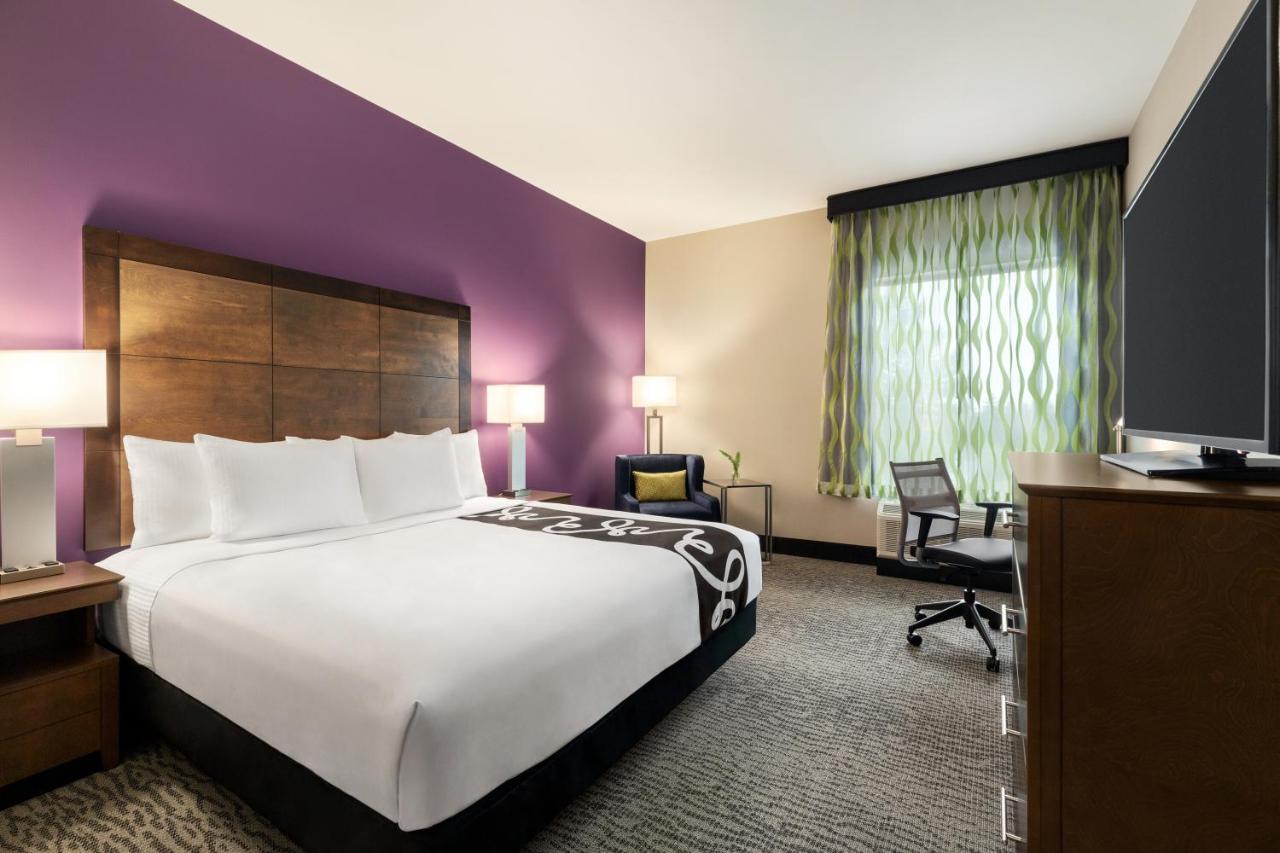 1 King Bed, Non-Smoking at La Quinta Inn & Suites by Wyndham Burlington