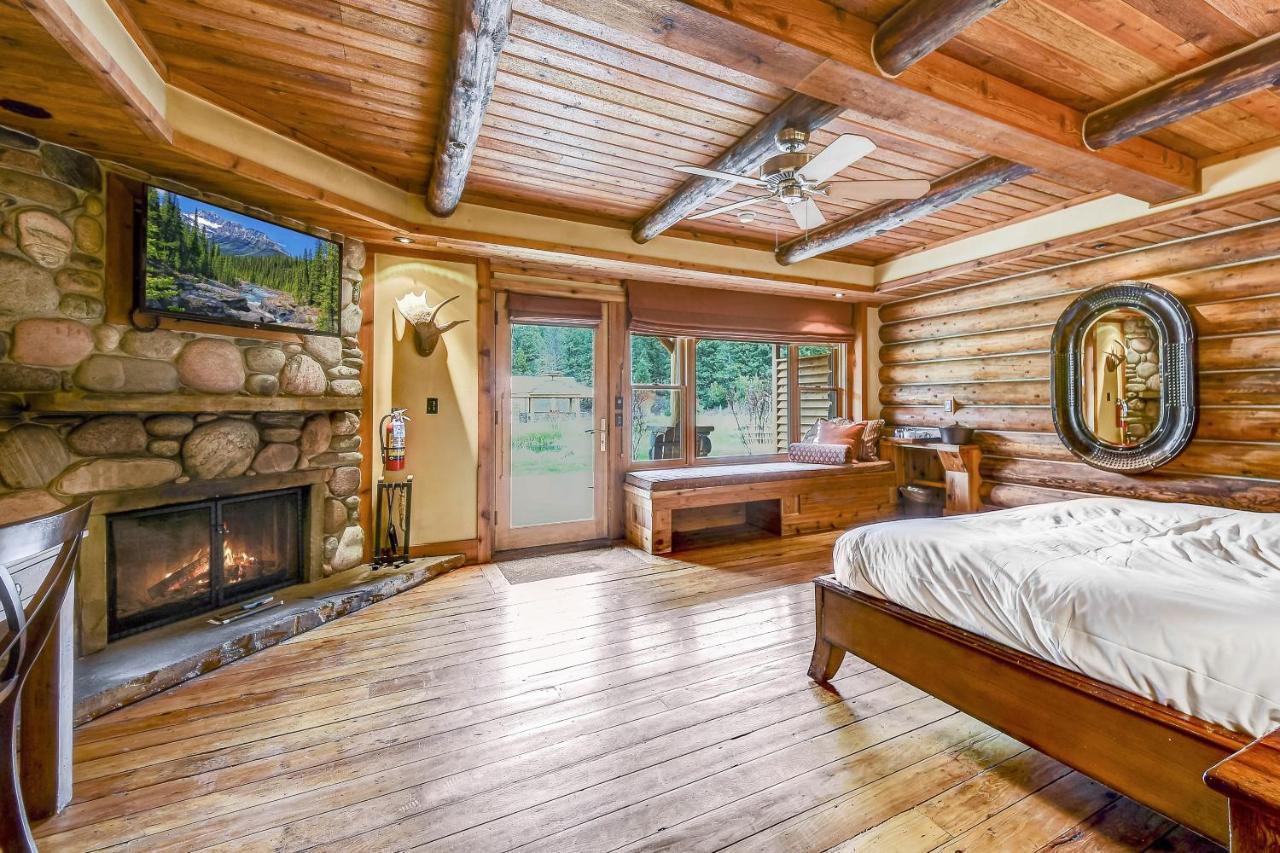 | Rainbow Ranch Lodge