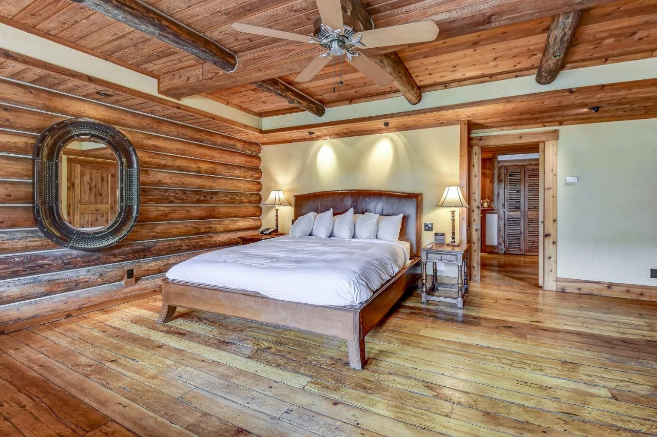 | Rainbow Ranch Lodge