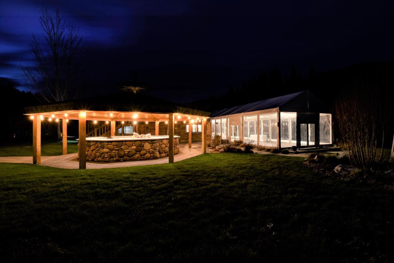 | Rainbow Ranch Lodge
