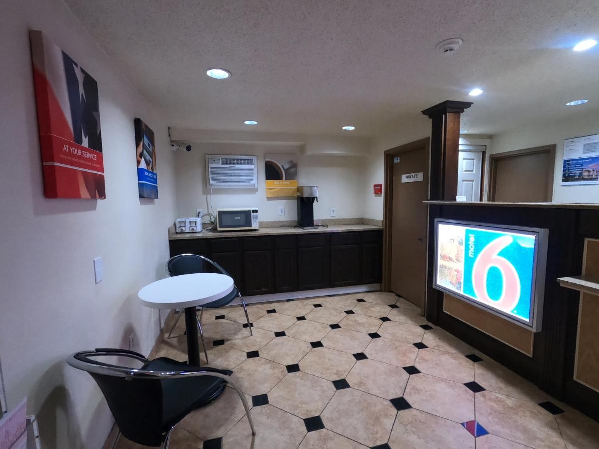 | Motel 6-Toms River, NJ