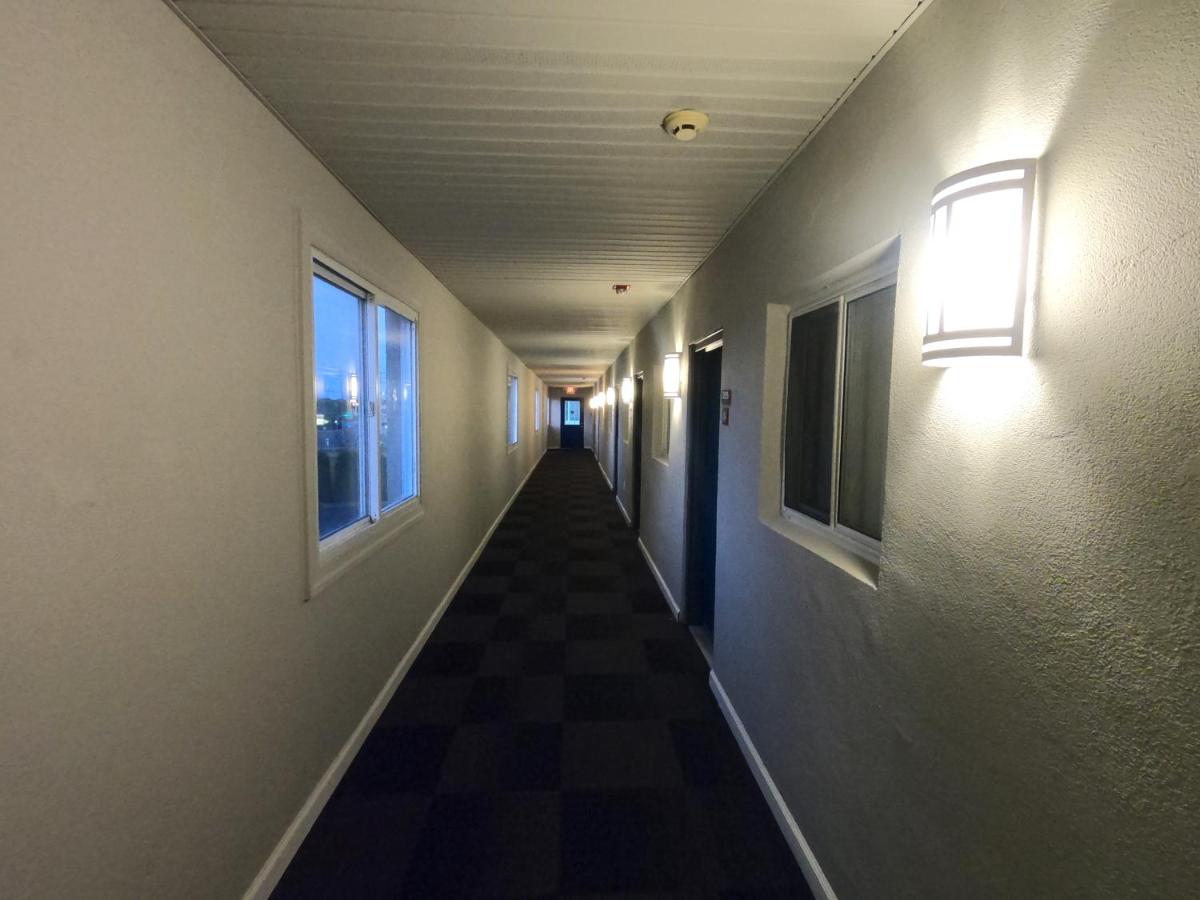| Motel 6-Toms River, NJ