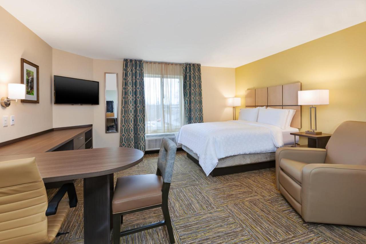 Queen Studio Suite - Hearing Accessible/ Non-Smoking at Candlewood Suites Louisville - NE Downtown Area by IHG
