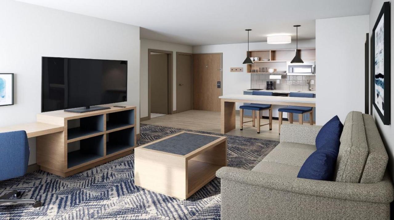 One-Bedroom King Suite - Non-Smoking at Candlewood Suites Cleveland South - Independence by IHG