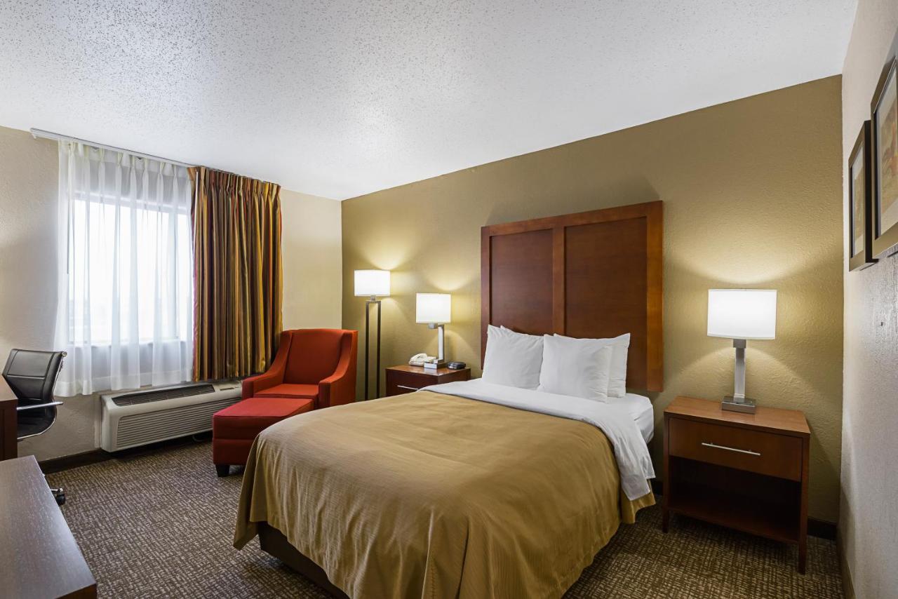 Double Room with Roll-In Shower - Accessible/Non-Smoking at Quality Inn Waverly