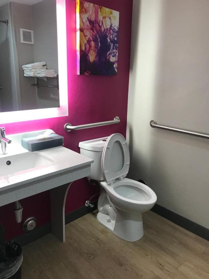 King Suite - Mobility Access/Non-Smoking at La Quinta Inn & Suites by Wyndham Chattanooga-Hamilton Place
