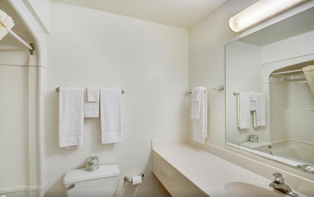 Queen Room - Disability Access - Non-Smoking at Studio 6 Indianapolis, IN