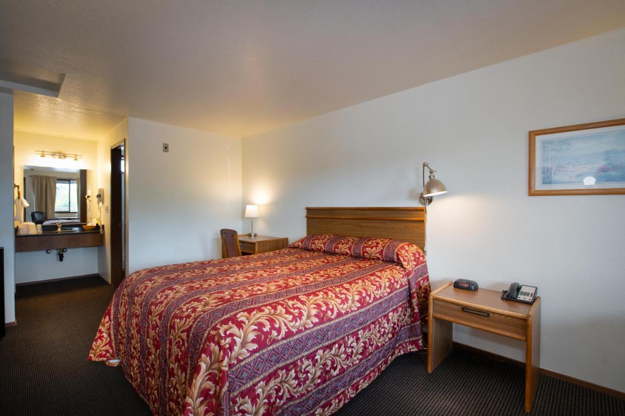 | Cap Sante Inn
