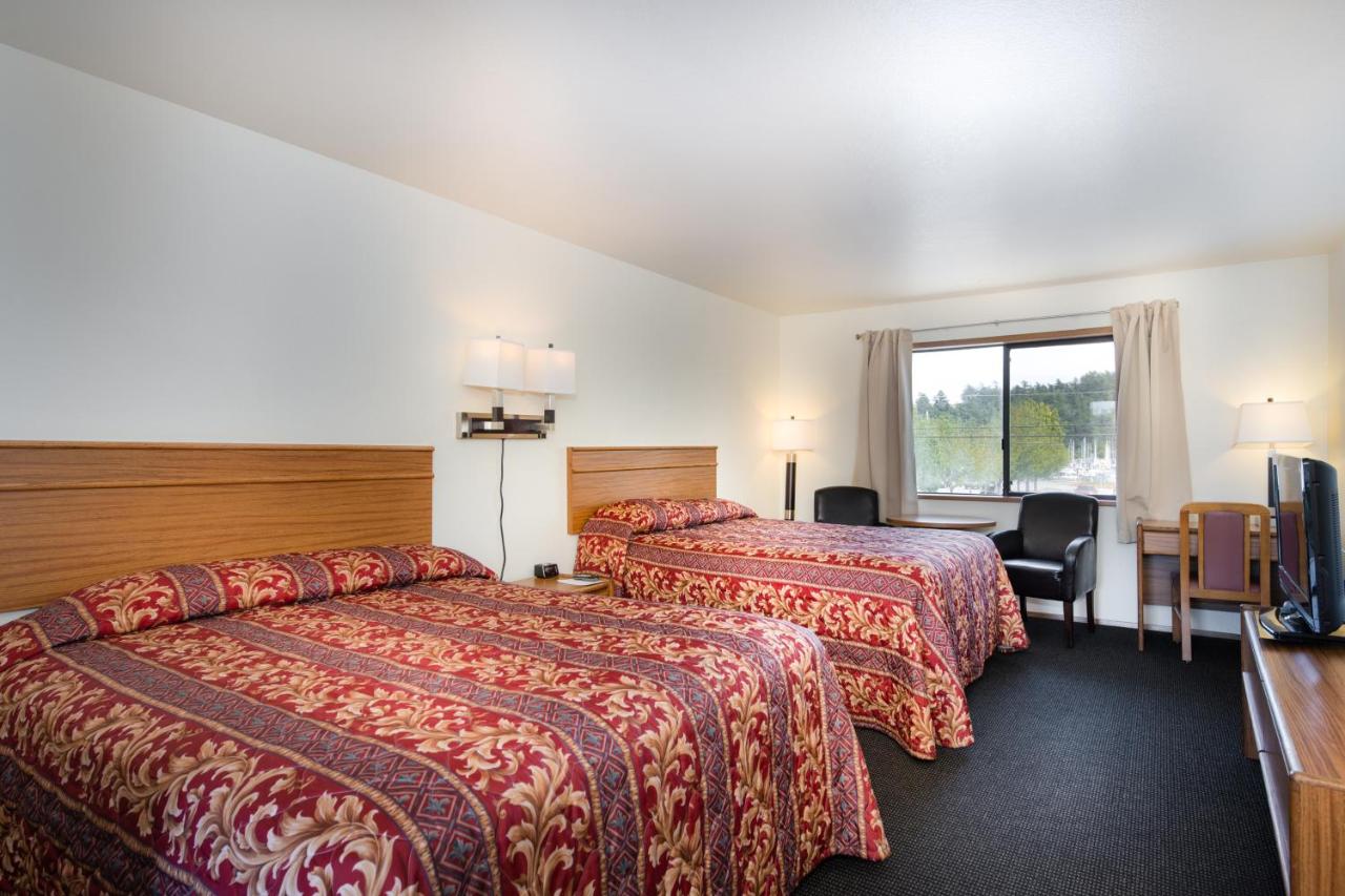 | Cap Sante Inn