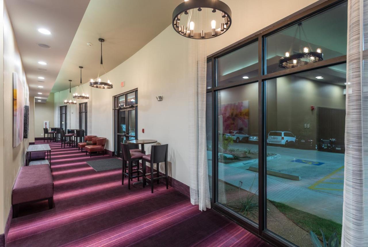 | Holiday Inn San Marcos Convention Center, an IHG Hotel