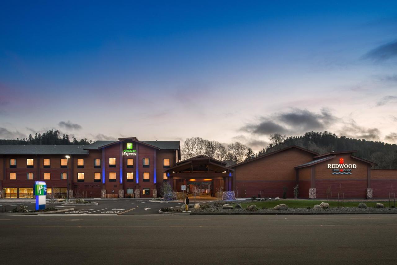 | Holiday Inn Express Redwood National Park, an IHG Hotel