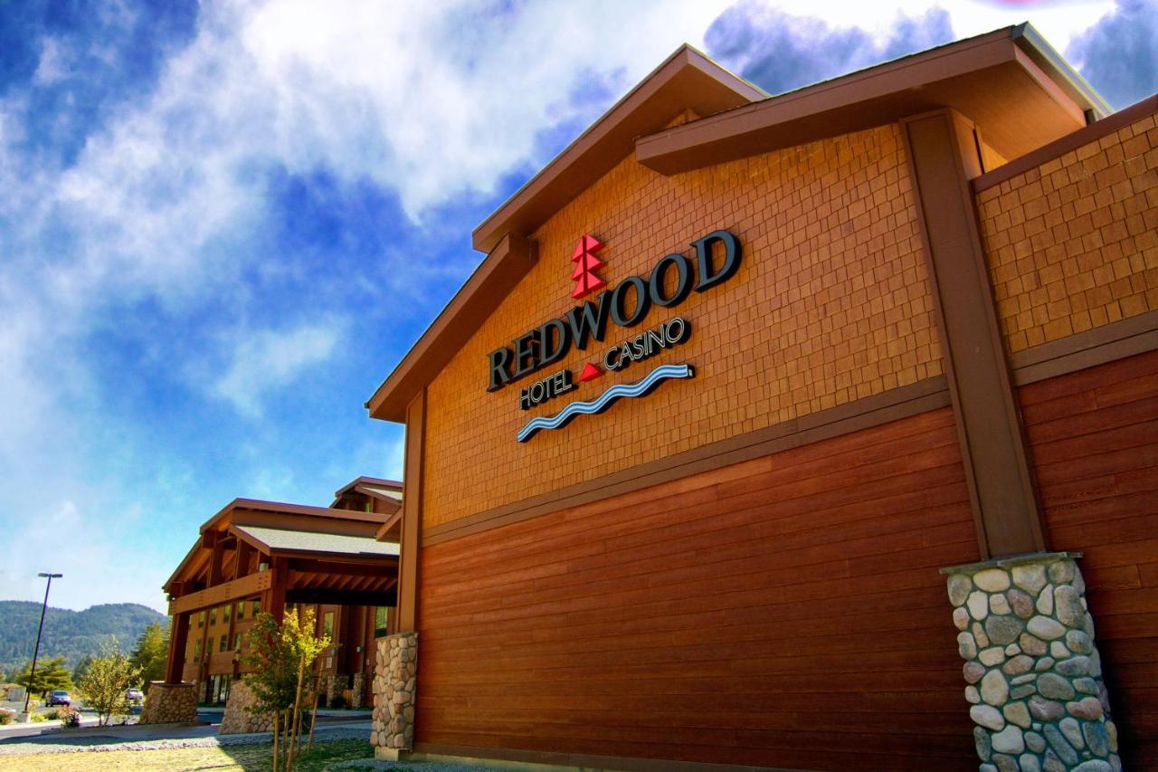 | Holiday Inn Express Redwood National Park, an IHG Hotel