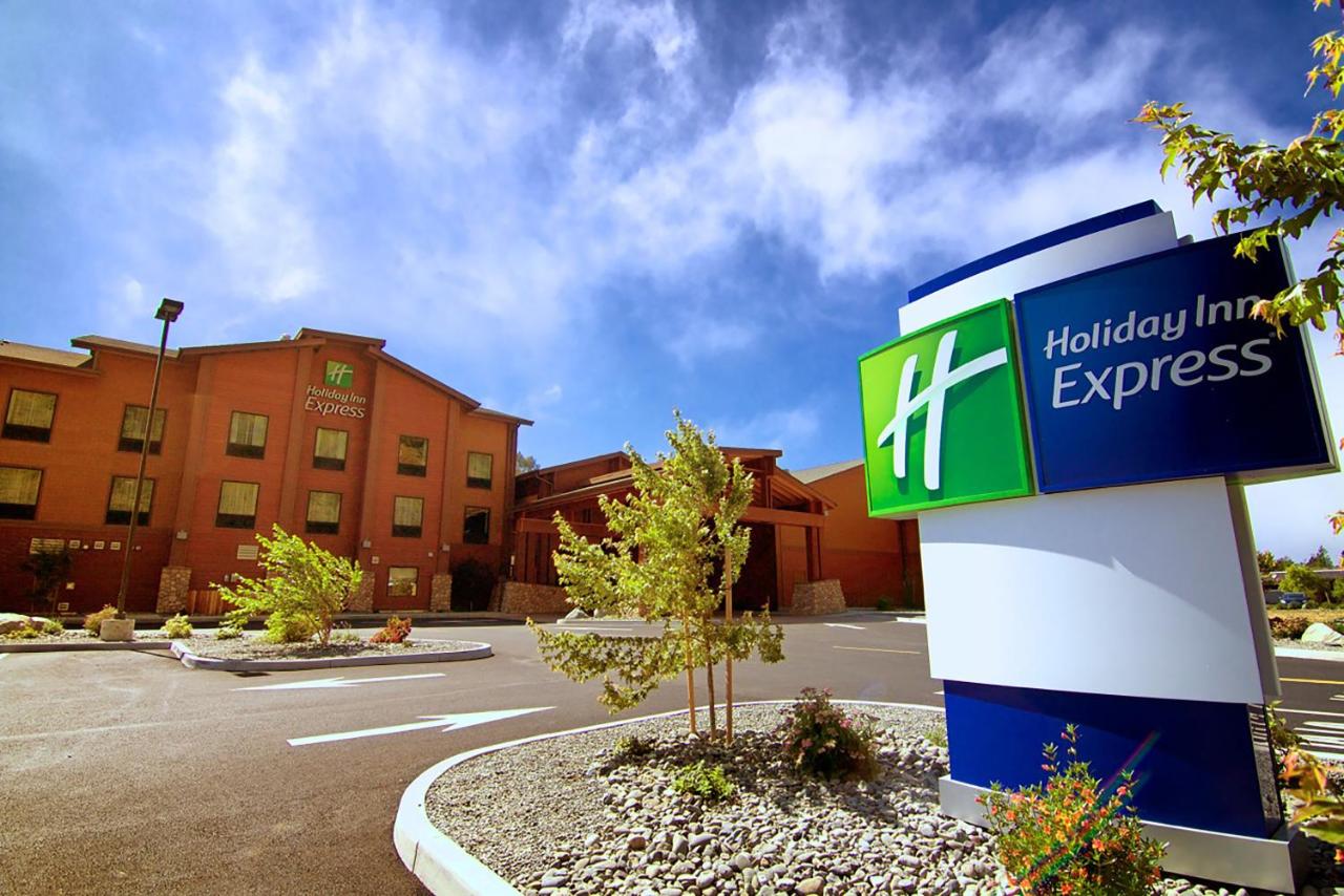 | Holiday Inn Express Redwood National Park, an IHG Hotel