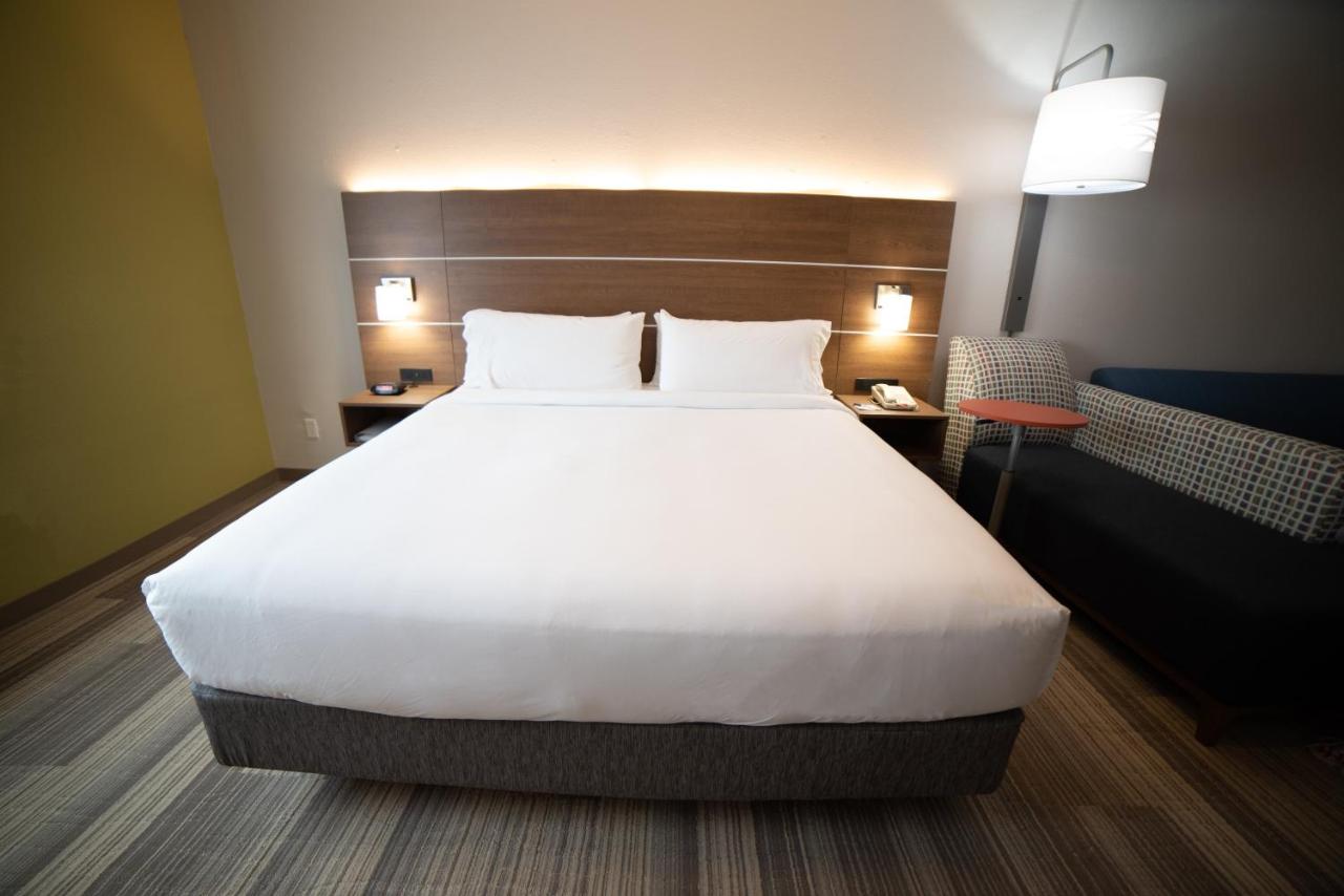 Suite with Mobility Accessible Tub - Non-Smoking at Holiday Inn Express Hotel & Suites South Padre Island by IHG