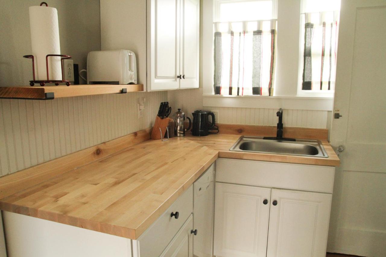 One-Bedroom with Kitchen at Boardwalk Cottages