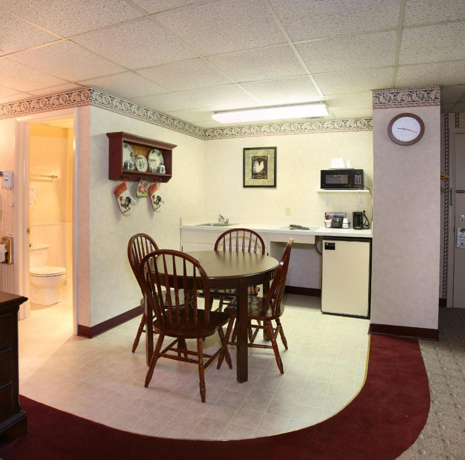| Bird-in-Hand Family Inn