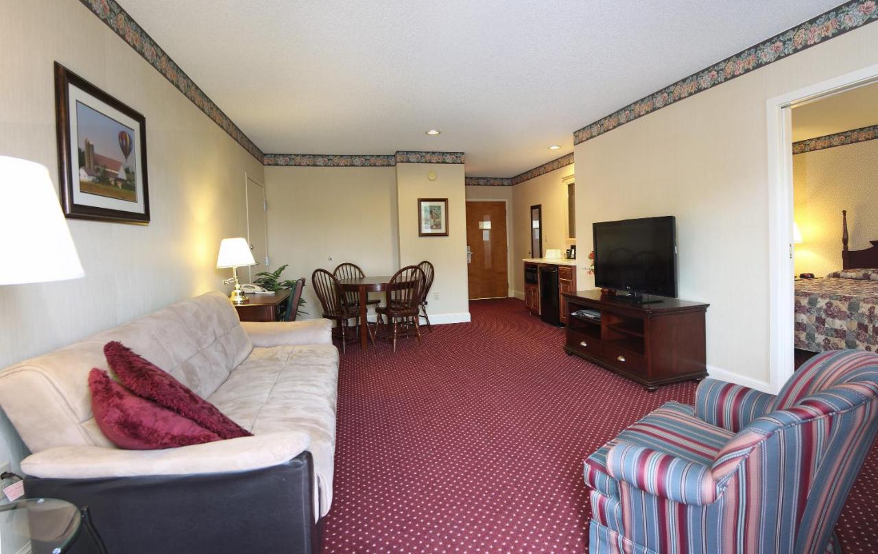 | Bird-in-Hand Family Inn
