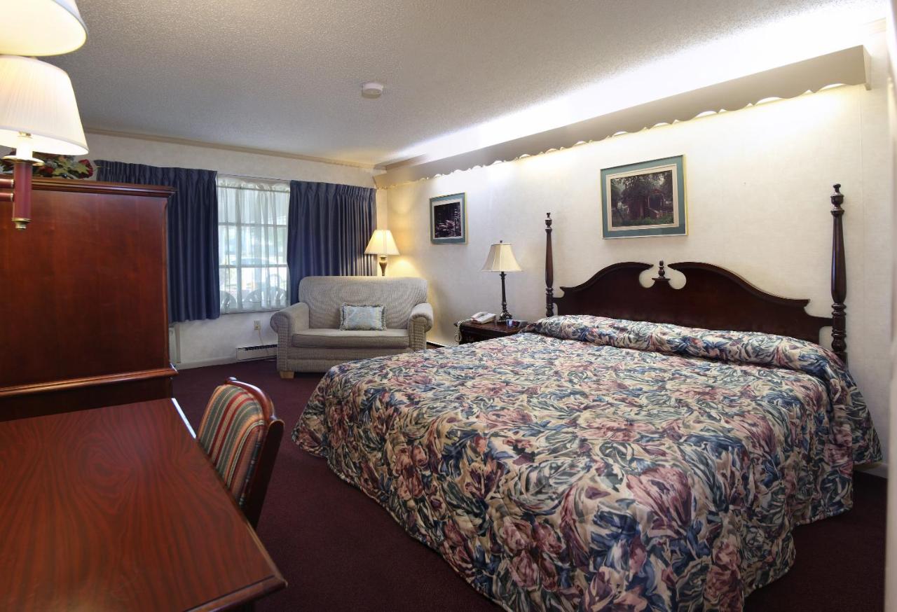 | Bird-in-Hand Family Inn