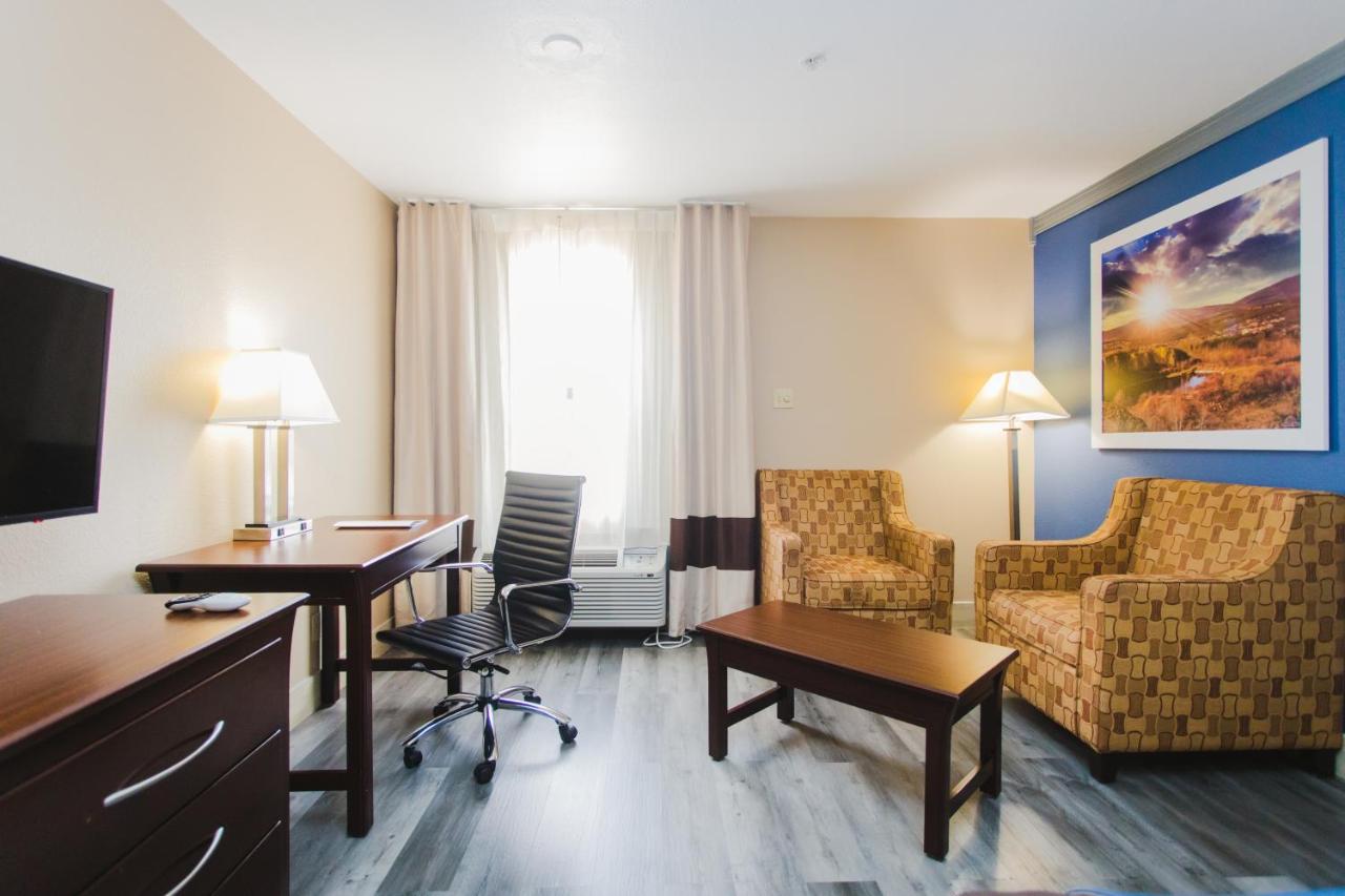 King Room - Non-Smoking at Days Inn by Wyndham Rosenberg
