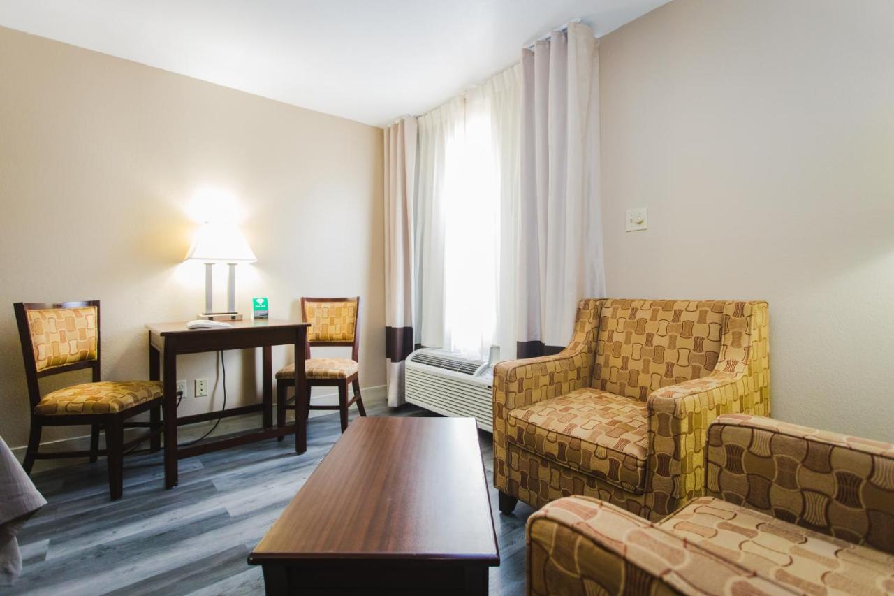King Room - Non-Smoking at Days Inn by Wyndham Rosenberg