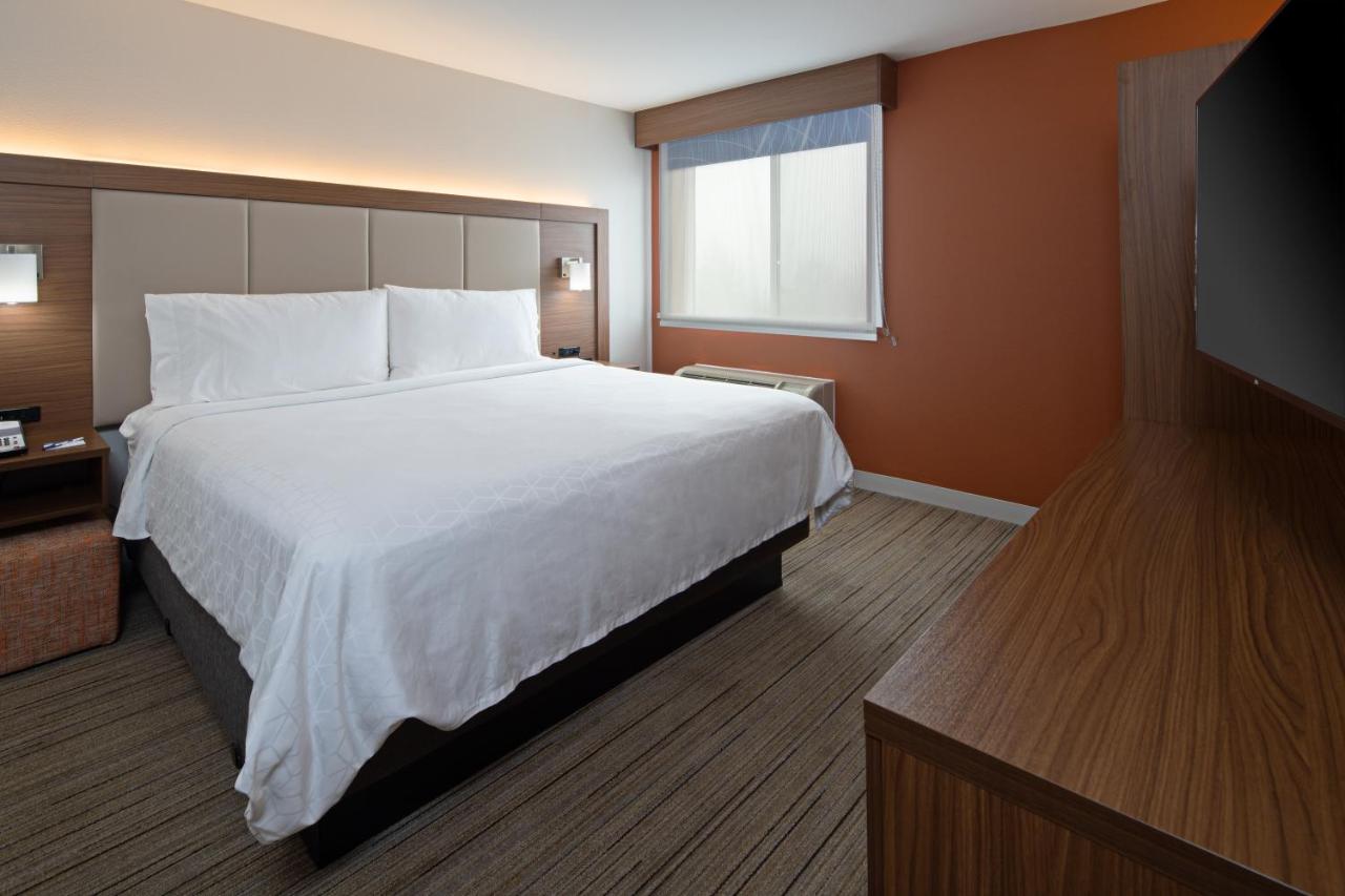 King Room - Non-Smoking at Holiday Inn Express Hotel & Suites SeaTac by IHG