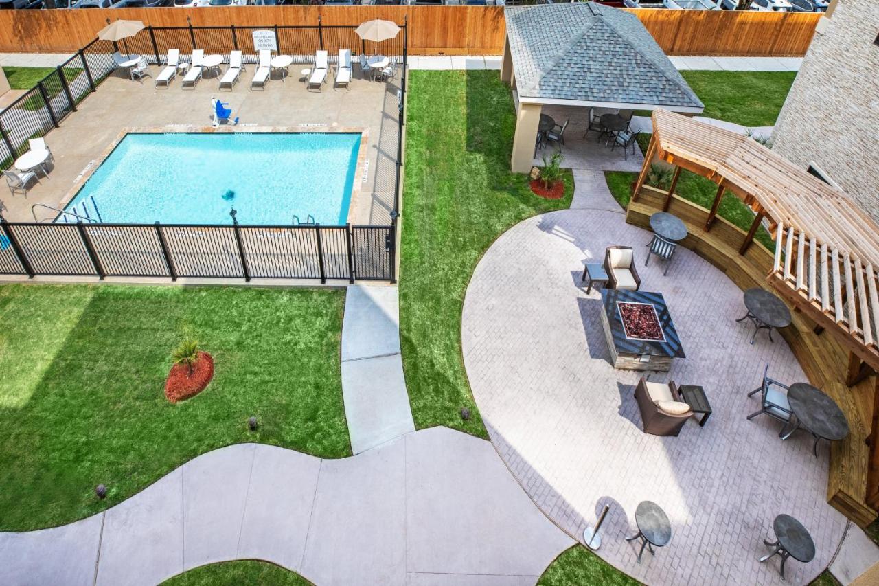 | Staybridge Suites IAH Airport East, an IHG Hotel