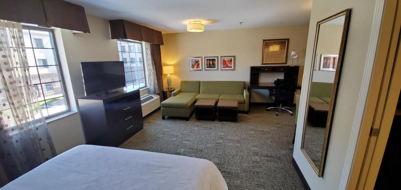Queen Studio - Disability Access Hearing Accessible Roll-in Shower at Staybridge Suites Eau Claire - Altoona, an IHG Hotel