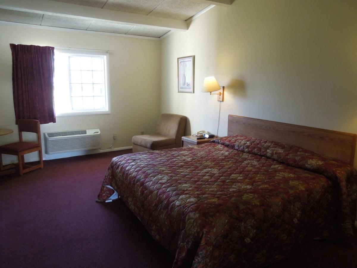  | Red Carpet Inn Syracuse Airport