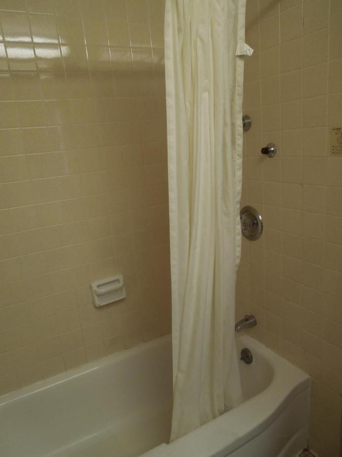 | Red Carpet Inn Syracuse Airport