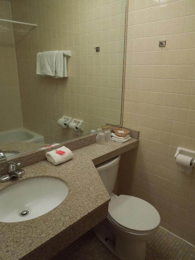  | Red Carpet Inn Syracuse Airport