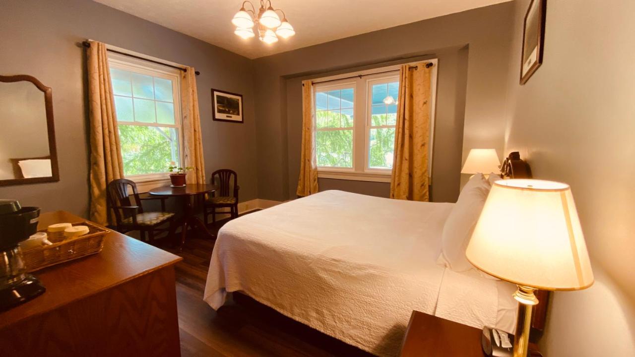 King Room with Riverview at The Shawnee Inn and Golf Resort