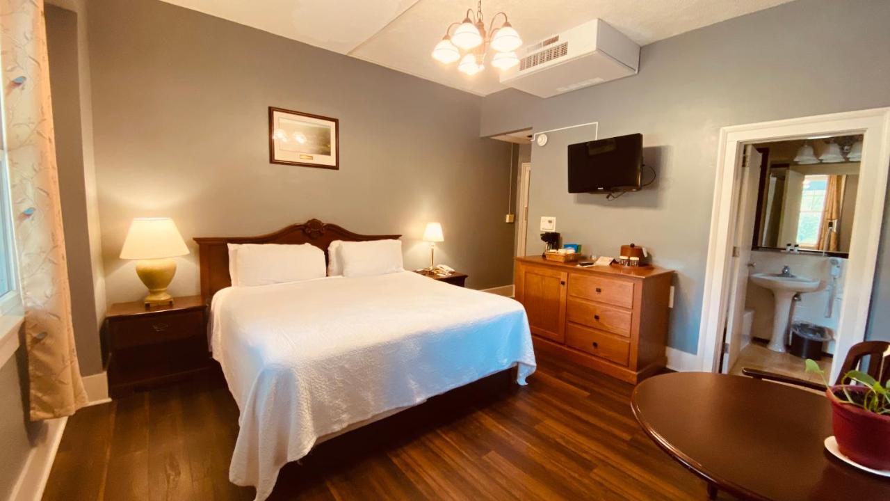 King Room with Riverview at The Shawnee Inn and Golf Resort