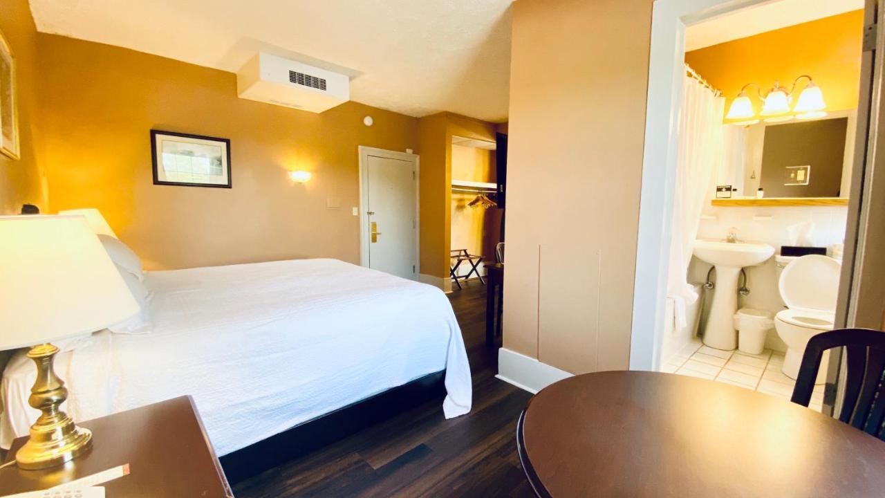 Suite with One King and One Queen Bed at The Shawnee Inn and Golf Resort