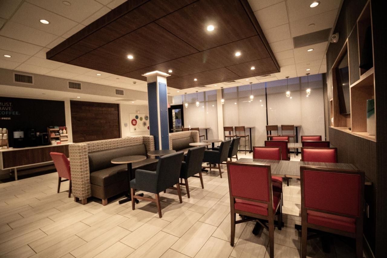 | Holiday Inn Express & Suites - Boston South - Randolph, an IHG Hotel