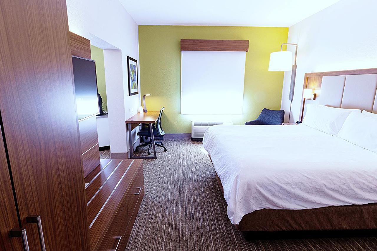 | Holiday Inn Express Hotel & Suites Crestview South I-10, an IHG Hotel