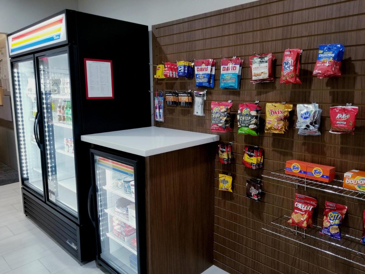 | Holiday Inn Express Hotel & Suites Crestview South I-10, an IHG Hotel