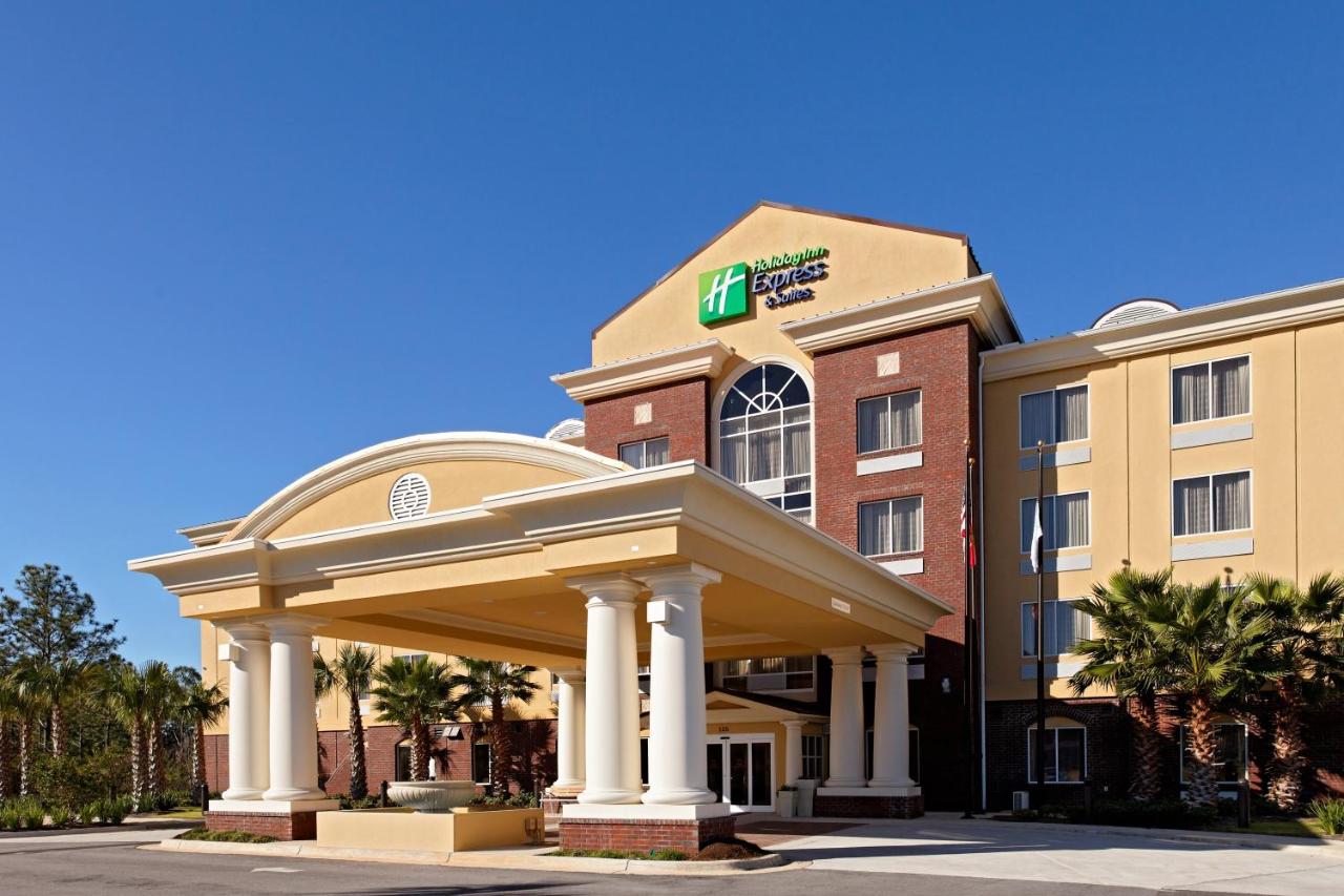 | Holiday Inn Express Hotel & Suites Crestview South I-10, an IHG Hotel